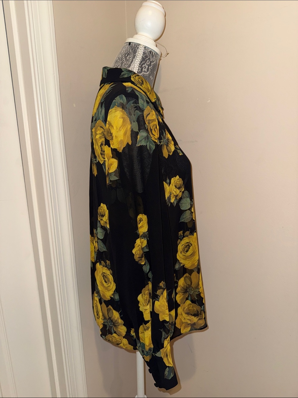 Alice and Olivia Candace Blouse size medium - Picture 7 of 9